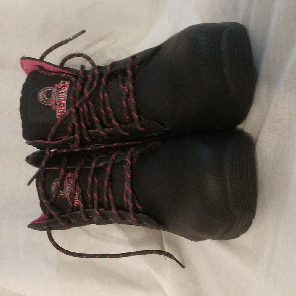 Brahma woman boots, size 9 M black